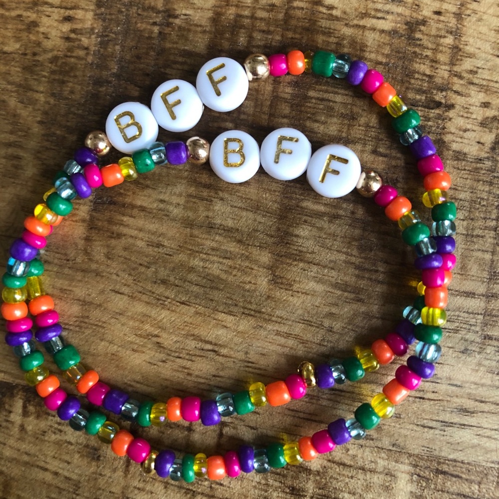 Friendship bracelet set